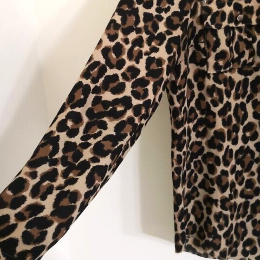 WHBM 100% Silk Leopard Print Button Down Shirt Size 2 - Picture 3 of 6